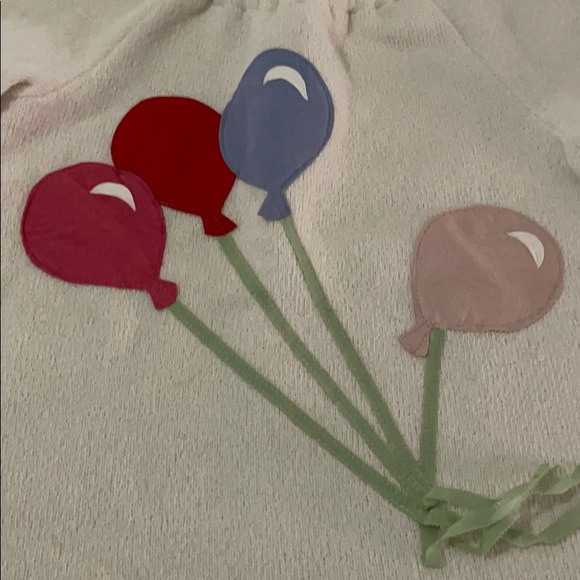 Soft fleece sweater w/ cinched neckline & balloons - Picture 5 of 7
